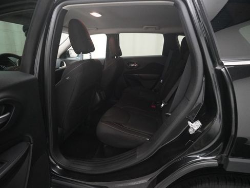 Used 2016 Jeep Cherokee Latitude w/ Cold Weather Group image 15