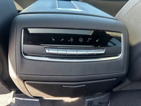 Certified 2025 Cadillac Escalade ESV Premium Luxury AWD/4WD image 19