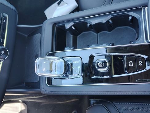 New 2026 Volvo XC90 B6 Plus w/ Protection Package Premier image 22