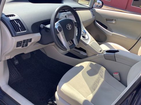 Used 2014 Toyota Prius Three w/ Solar Roof Package FWD image 11