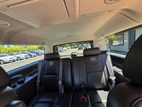 Used 2012 Cadillac Escalade ESV Platinum image 11