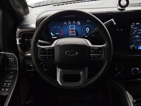 Used 2025 Ford F250 Lariat w/ Chrome Package image 14