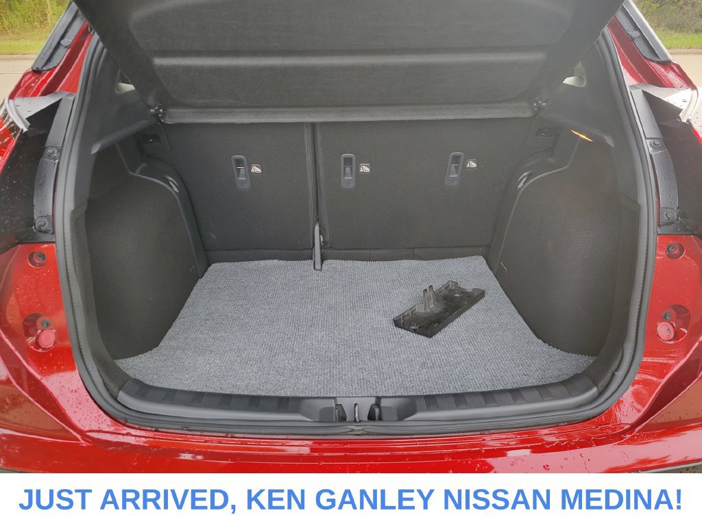 Certified 2024 Nissan Kicks SR w/ SR Premium Package FWD image 17