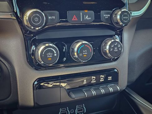 New 2026 RAM 1500 Express AWD/4WD image 24