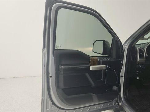 Used 2020 Ford F150 Lariat image 21
