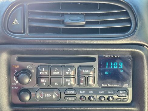 Used 2004 Chevrolet Corvette Coupe w/ Preferred Equipment Group image 27