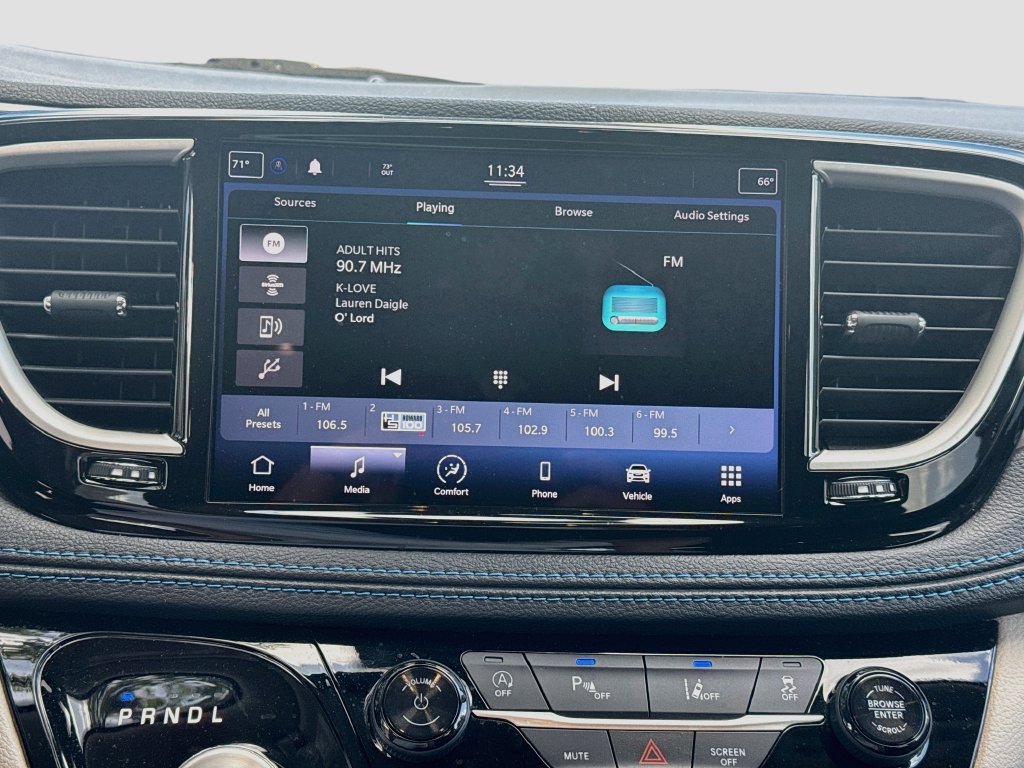 Used 2021 Chrysler Pacifica Touring FWD image 16