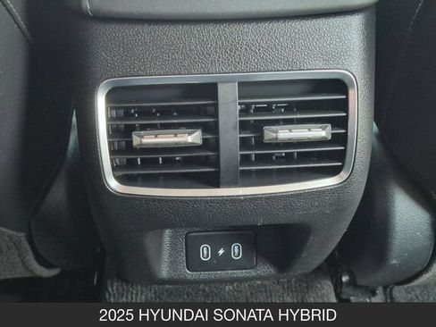 Used 2025 Hyundai Sonata Limited FWD image 16