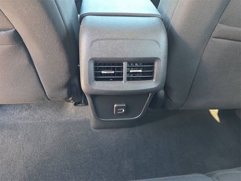 Used 2020 Chevrolet Equinox LT image 35