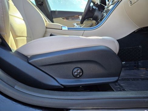 Used 2020 Mercedes-Benz C 300 Sedan image 45