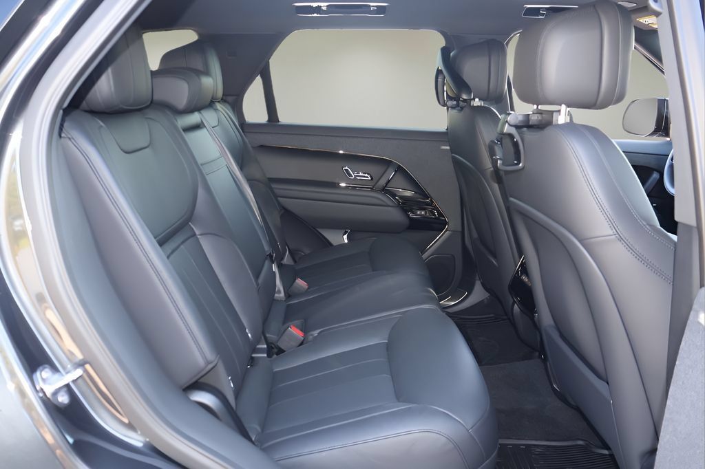 New 2026 Land Rover Range Rover Sport Dynamic SE AWD/4WD image 16