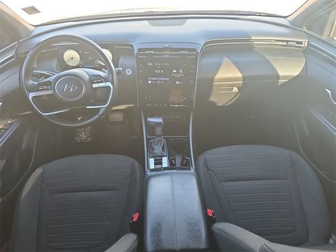 Used 2022 Hyundai Santa Cruz SEL Premium image 9