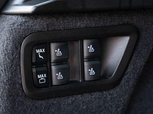 Used 2026 BMW X7 M60i AWD/4WD image 31