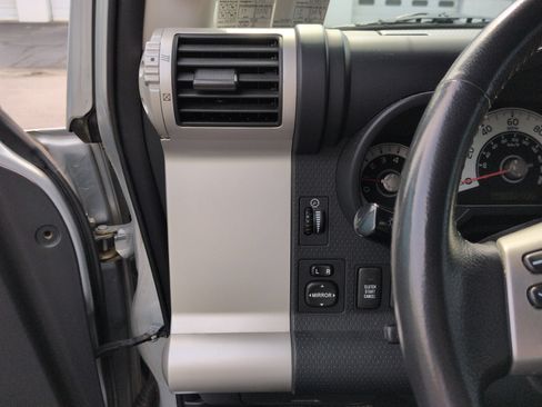 Used 2007 Toyota FJ Cruiser 4WD image 16