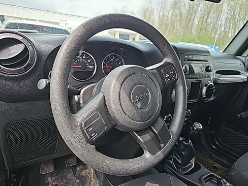 Used 2018 Jeep Wrangler Unlimited Sport image 5