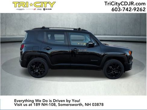Used 2018 Jeep Renegade Altitude w/ UConnect 8.4 Nav Group image 6