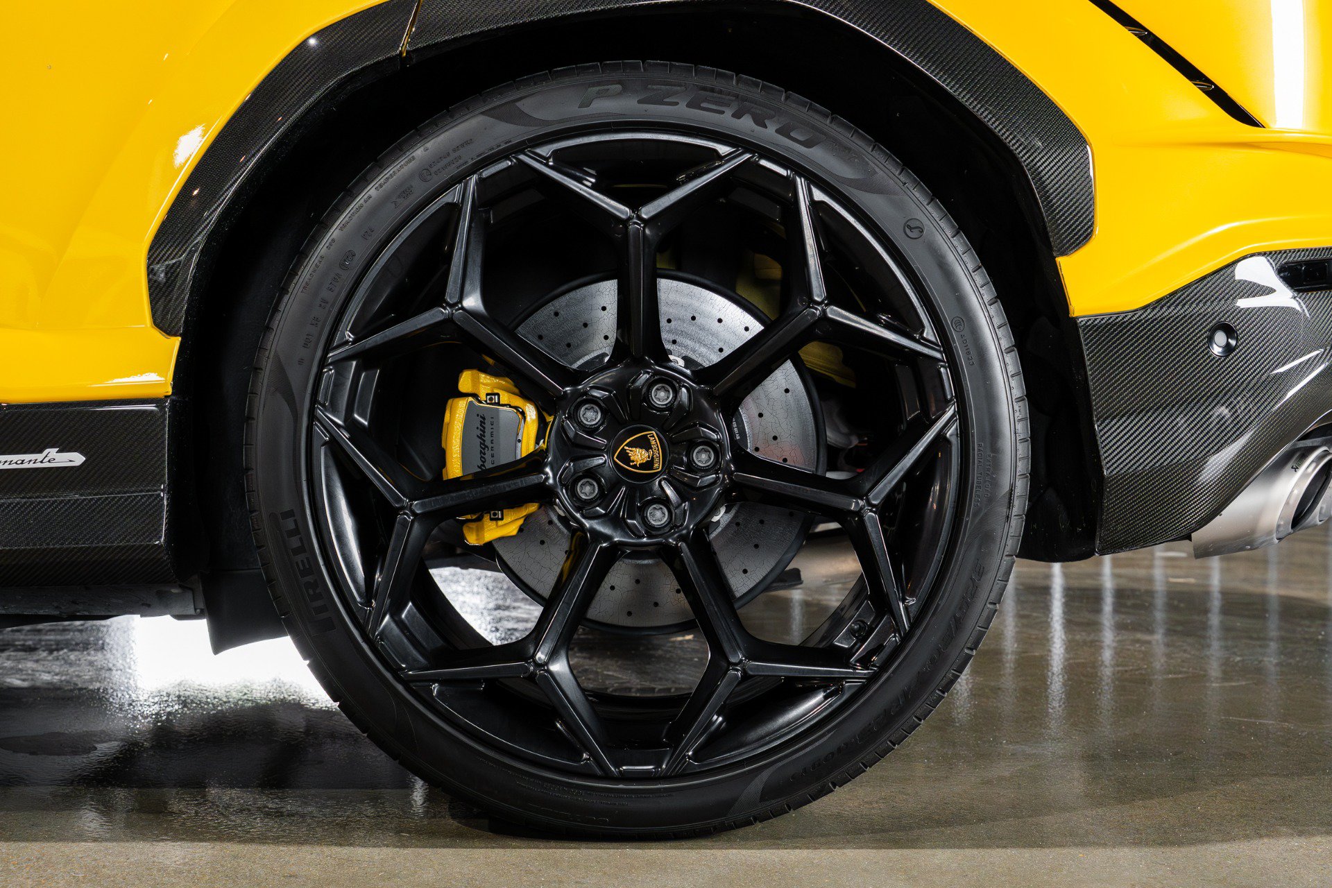 Used 2024 Lamborghini Urus Performante AWD/4WD image 15