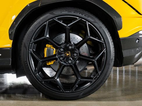Used 2024 Lamborghini Urus Performante AWD/4WD image 15