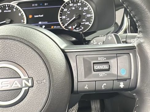 Used 2024 Nissan Pathfinder SV w/ SV Premium Package image 24