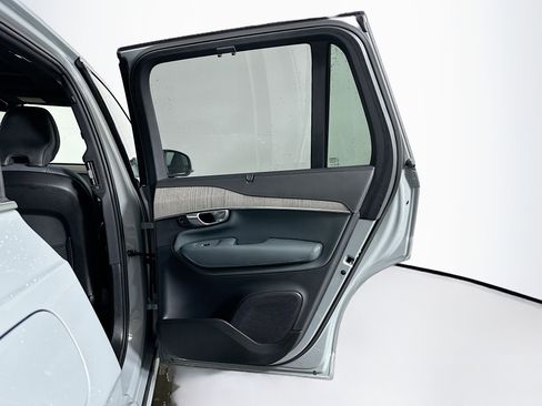 Used 2024 Volvo XC90 B6 Ultimate w/ Protection Package Premier image 33