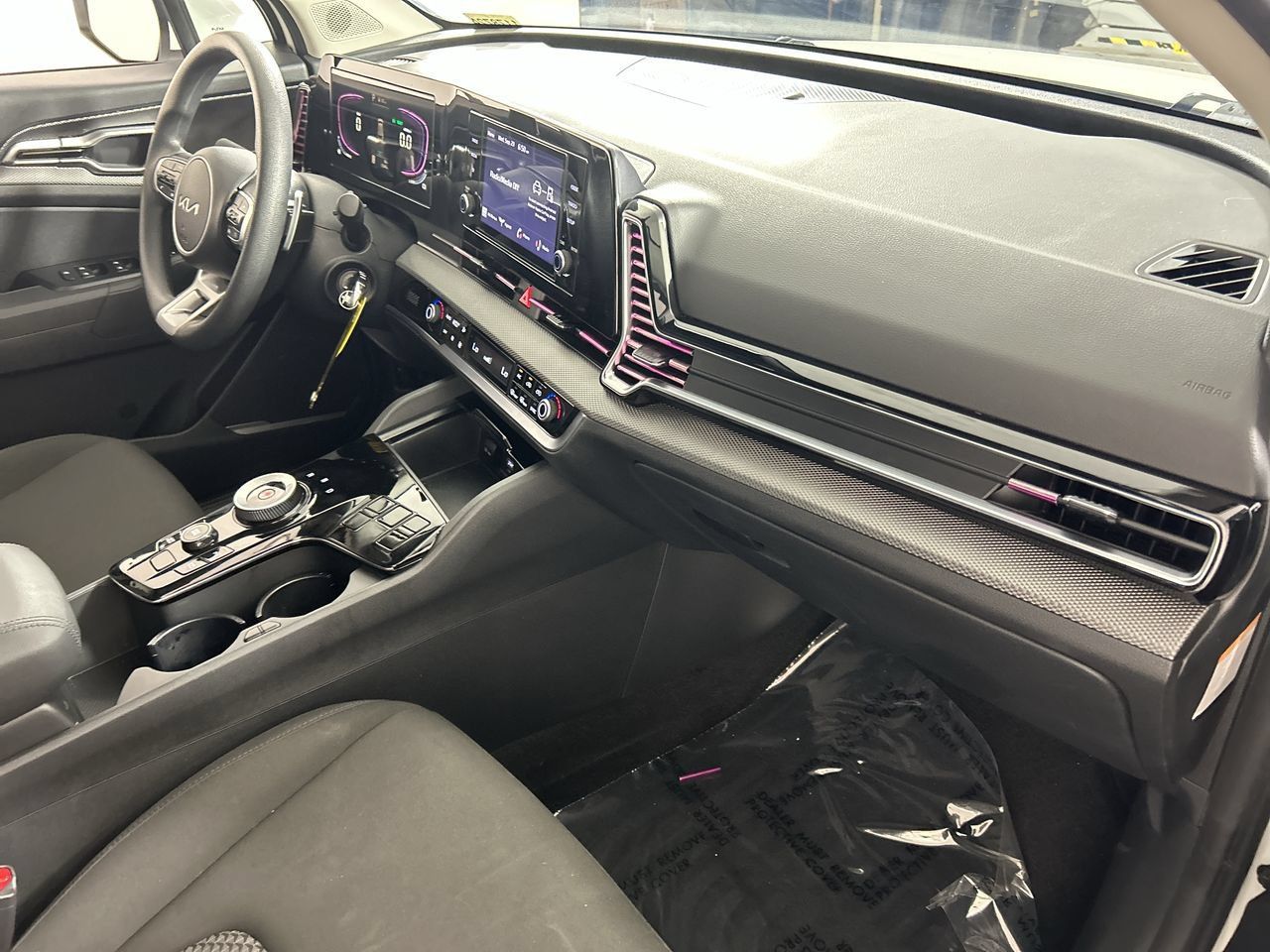 Used 2025 Kia Sportage LX FWD image 27