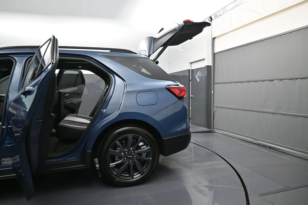 Certified 2024 Chevrolet Equinox RS FWD image 12