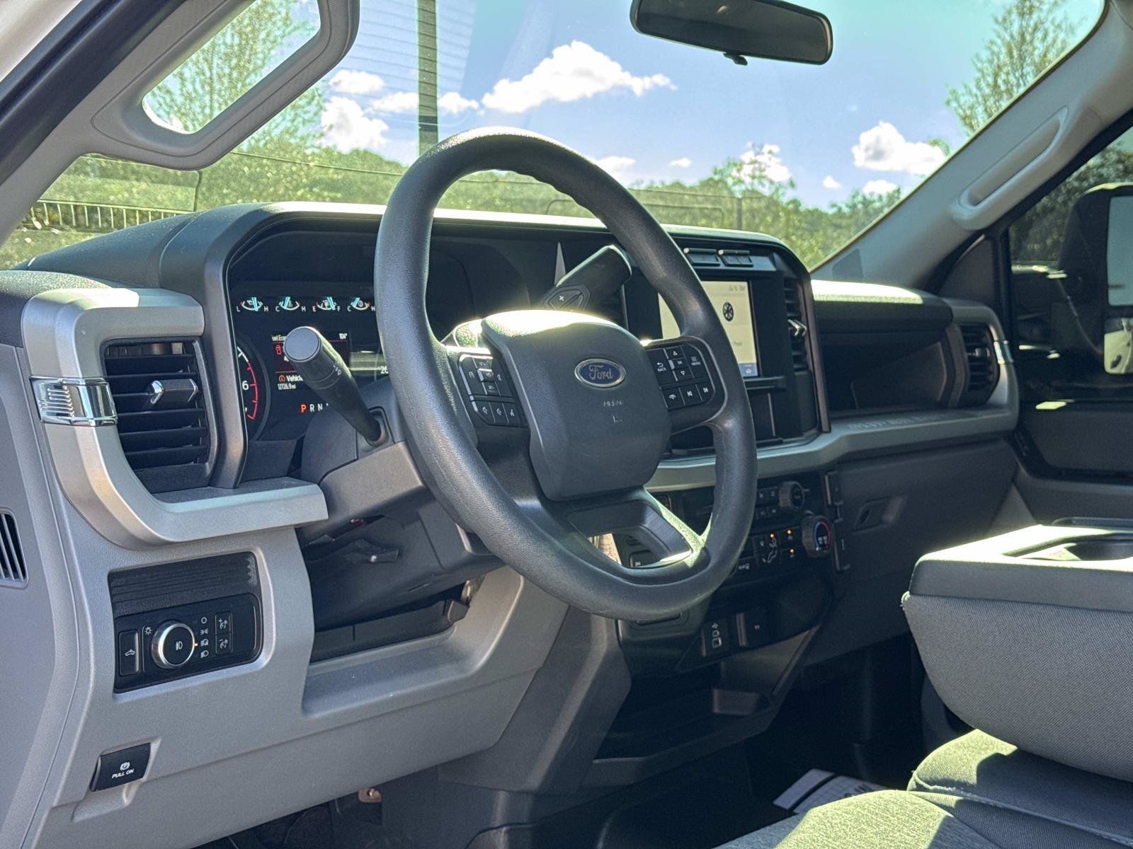 Used 2024 Ford F250 XL w/ STX Appearance Package AWD/4WD image 15