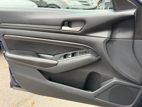 Used 2022 Nissan Altima 2.5 SR image 13