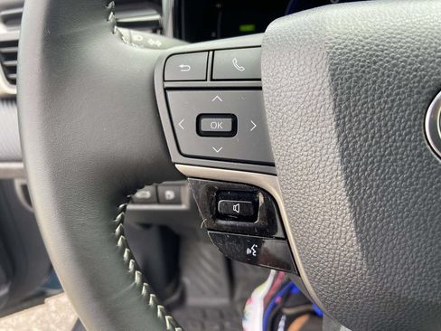 Used 2025 Toyota Camry SE w/ Multimedia Upgrade Package FWD image 33