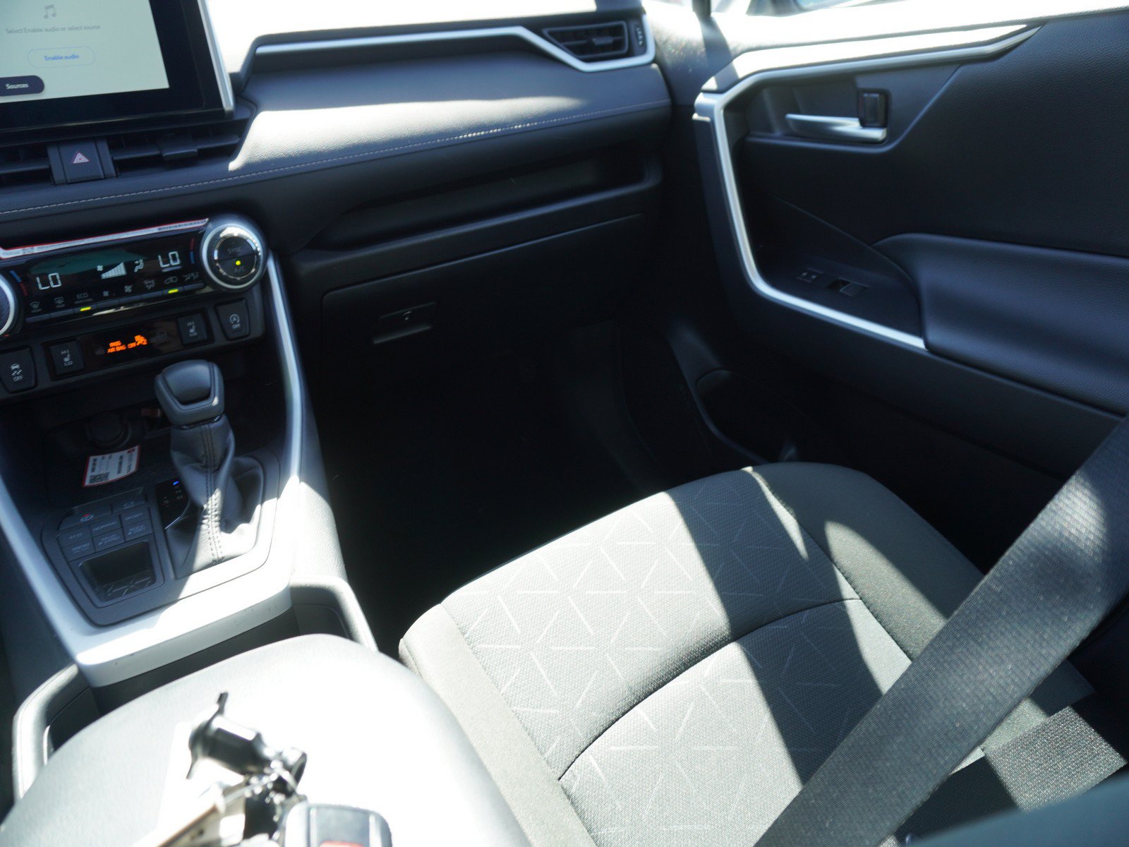 Used 2025 Toyota RAV4 XLE w/ Weather Package AWD/4WD image 16