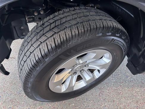 Used 2020 RAM 1500 Laramie AWD/4WD image 30