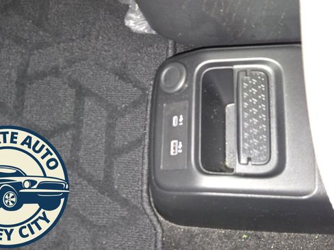 Used 2023 Nissan Ariya FWD image 19