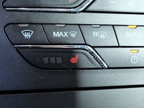 Used 2016 Ford Edge SEL w/ Equipment Group 201A AWD/4WD image 23
