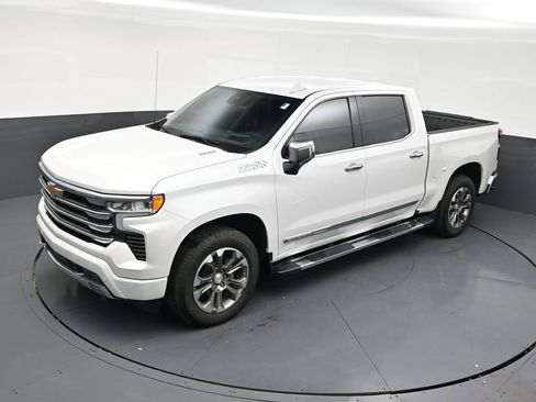 Used 2023 Chevrolet Silverado 1500 High Country w/ Technology Package RWD image 12