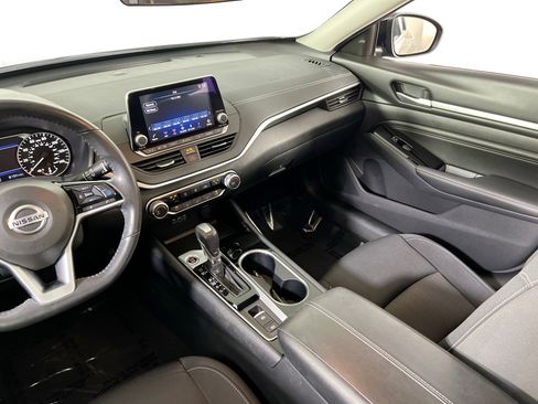 Used 2021 Nissan Altima 2.5 SV w/ SV Premium Package image 23