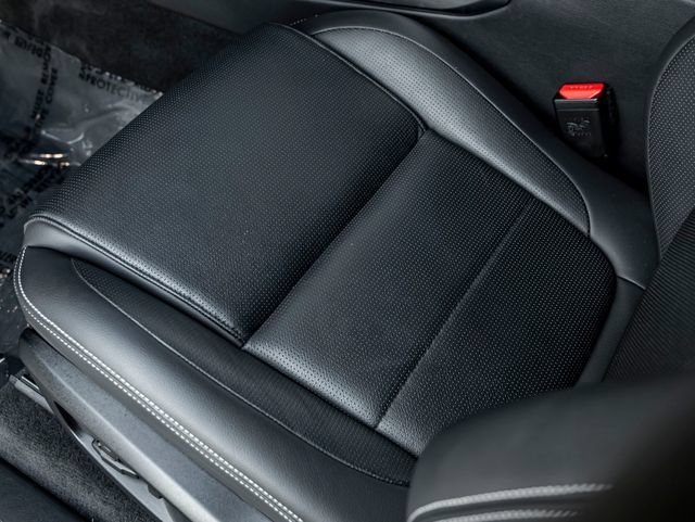 Certified 2025 Jaguar F-PACE R-Dynamic S AWD/4WD image 15