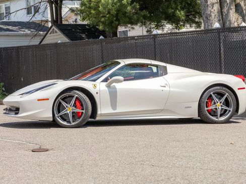 Used 2012 Ferrari 458 Spider RWD image 11
