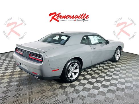 Used 2019 Dodge Challenger SXT image 7