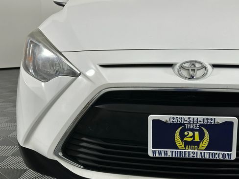 Used 2017 Toyota Yaris iA image 6