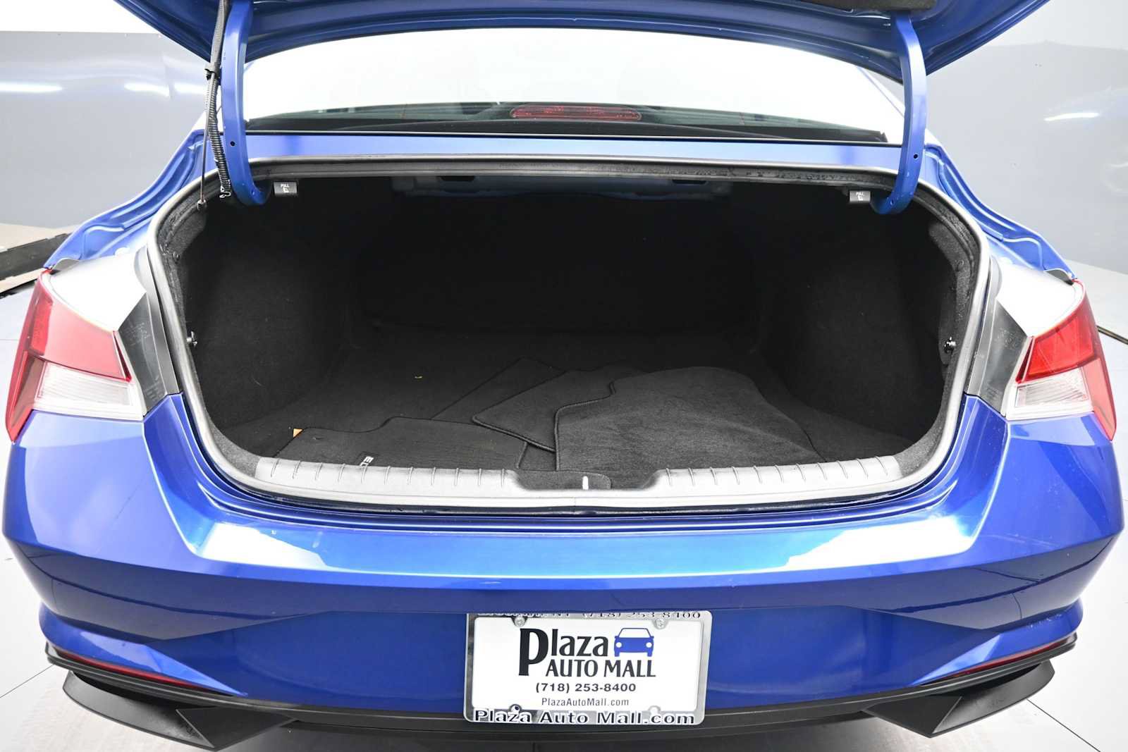 Certified 2023 Hyundai Elantra SE FWD image 20