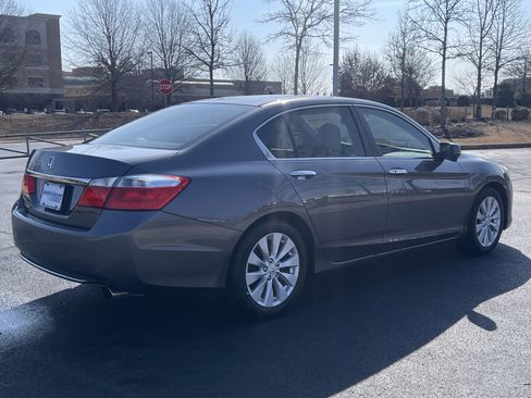 Used 2015 Honda Accord EX image 9