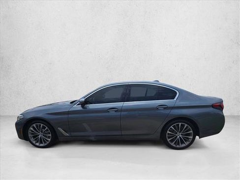 Used 2022 BMW 530i w/ Premium Package RWD image 9