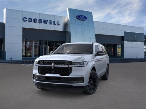 New 2025 Lincoln Navigator Reserve w/ Jet Appearance Package image 2