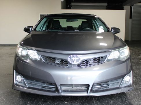 Used 2013 Toyota Camry SE FWD image 7