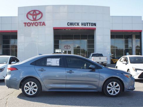 Used 2026 Toyota Corolla LE FWD image 1