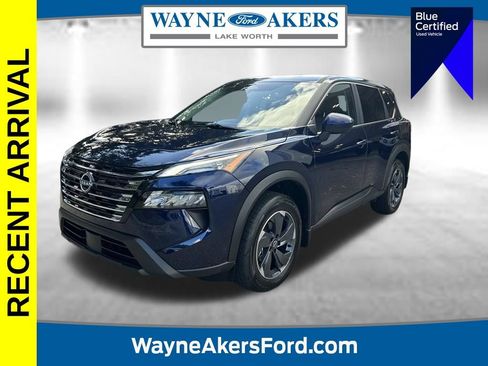 Used 2025 Nissan Rogue SV FWD image 1