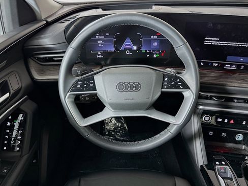 Used 2025 Audi Q5 Premium Plus w/ Premium Plus image 5