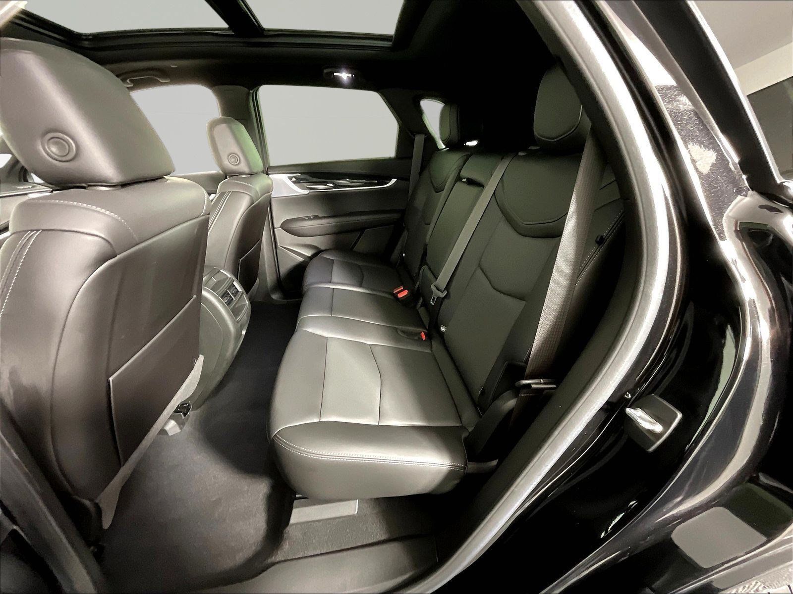 Certified 2024 Cadillac XT5 Premium Luxury FWD image 22