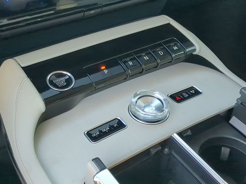 New 2025 Lincoln Navigator Reserve image 19