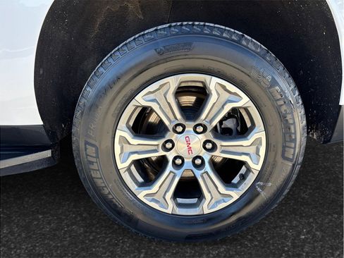 Used 2022 GMC Yukon XL SLE image 15